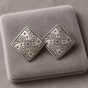 Premier Designs PAISLEY Silver Square Earrings Lip/Post NWT 1" Diameter #426
